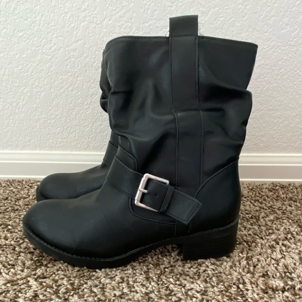 Arizona black boots